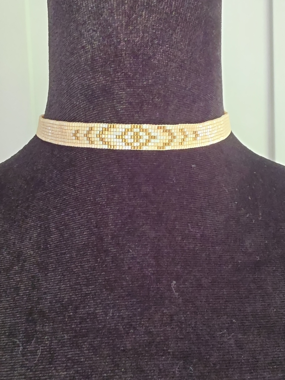 Gold Beaded Choker Necklace - Elegant Pattern